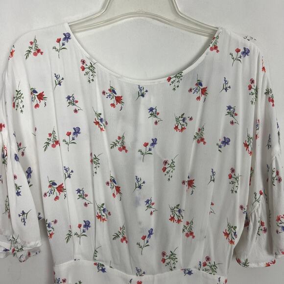 Forever 21 Floral White Open Back Short Sleeve Romper Size Medium - Picture 4 of 14